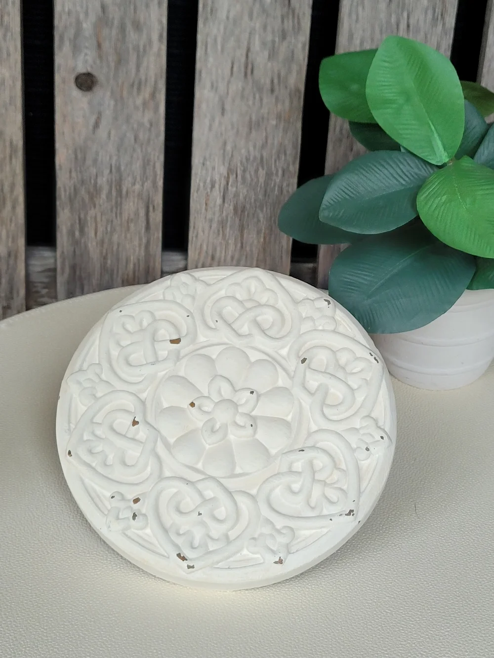 Southern Living Circle Medallion Plaster Resin Distressed Wall Art